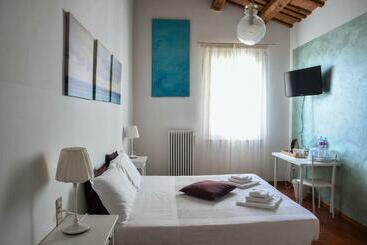 تختخواب و صبحانه La Casa Di Pilar