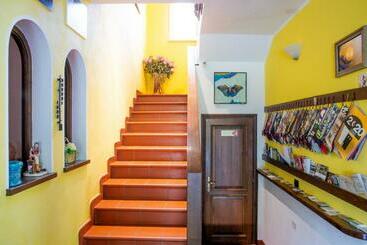 تختخواب و صبحانه La Casa Di Pilar