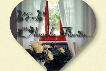 B&b L Angolo Fiorito