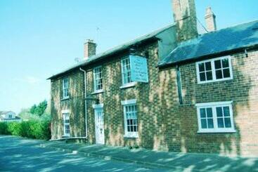 تختخواب و صبحانه The Willowford