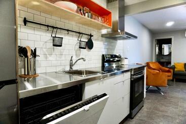 هتل آپارتمان Morel Executive Suites
