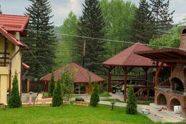 호스텔 Casa Galbena