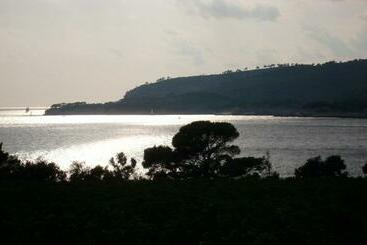 تختخواب و صبحانه Chez Mamouska