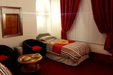 پانسیون Broomlea Guest House