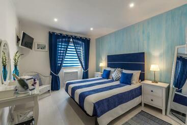 تختخواب و صبحانه Suites @ Portarade