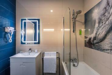 تختخواب و صبحانه Suites @ Portarade