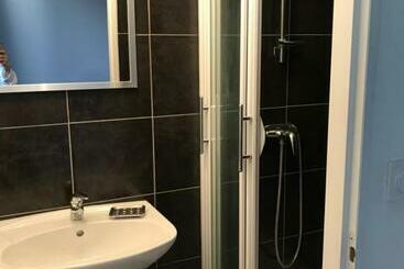 تختخواب و صبحانه Chambre Indépendante Avec Sdb Terrasse Privative. Centre Ville