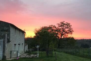 تختخواب و صبحانه Le Logis Du Plessis