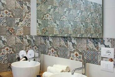 تختخواب و صبحانه Relais Marlene