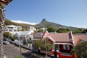 تختخواب و صبحانه Sweet Ocean View Guesthouse
