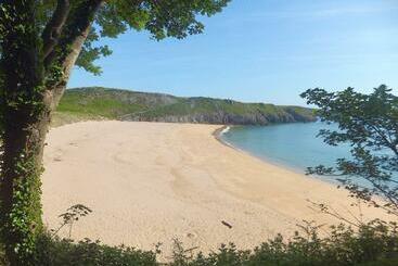 تختخواب و صبحانه North Headborough