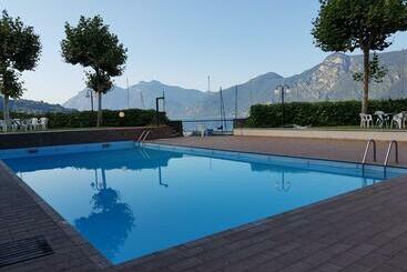 پانسیون Foresteria Lombarda La Spiaggia