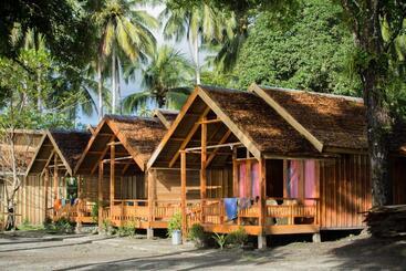 Pristine Paradise Dive Resort Una Una