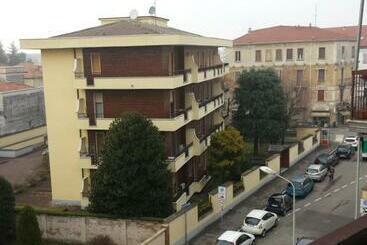 پانسیون La Via Per Milano
