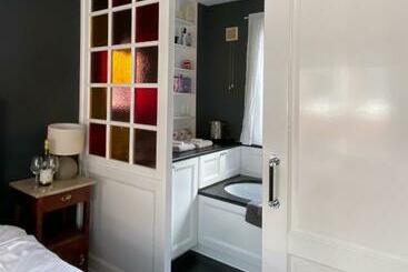 The Lastage Inn   Bed & Breakfast