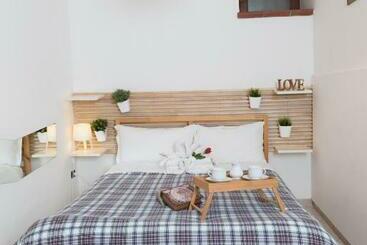 تختخواب و صبحانه Loft Style Taverna