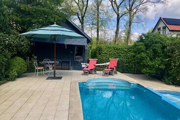 مبيت وإفطار The Pool House