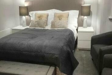 پانسیون Golden Cross Guesthouse