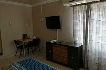 پانسیون Tropical Paradise Guest House