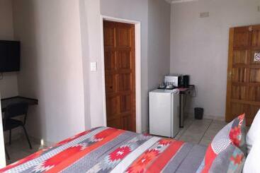 پانسیون Tropical Paradise Guest House