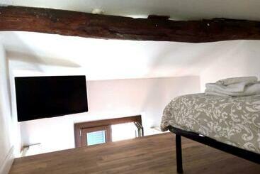 تختخواب و صبحانه Conte Durini Apartments & Rooms