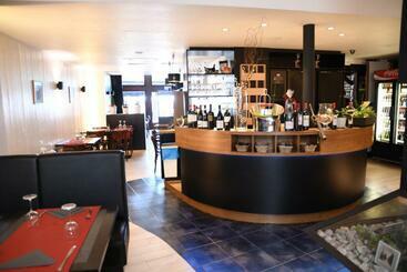 هتل L Auberge Saint Remacle
