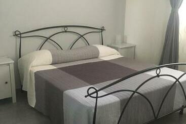 پانسیون Aeroporto Bellini Rooms