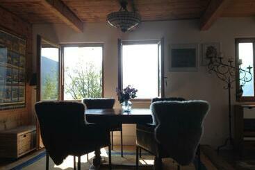 تختخواب و صبحانه Chalet Ingas