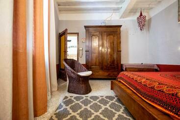 Le Cisterne B&b