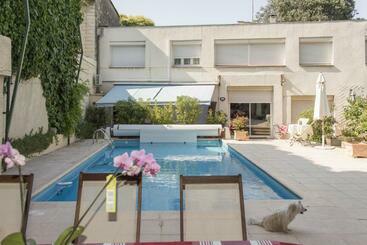 پانسیون Villa Cemaste
