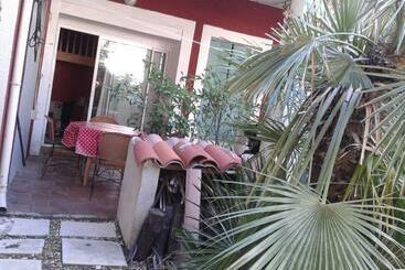 پانسیون Villa Cemaste