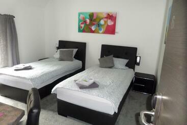 هاستل Haus Gerry