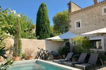 ベッドアンドブレックファースト Merci Papa Merci Maman