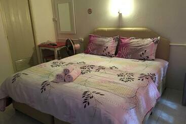 پانسیون Happy Home Guest House