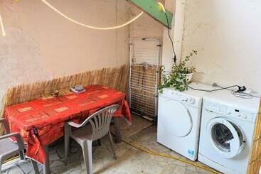 پانسیون Mini Studio De 13 M2 Avec Terrasse 15 Mn Centre Nimes