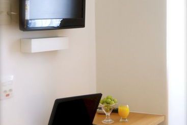 هتل Campus Flat by Vision Vespasiano