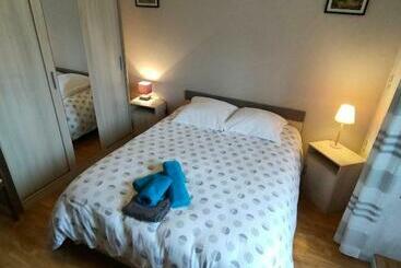 تختخواب و صبحانه La Ferme Du Grand Faubourg