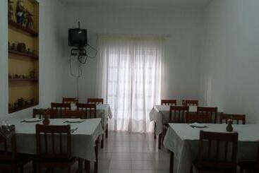 پانسیون Hospedaria Descansa Pernas
