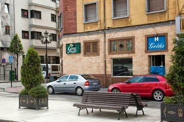 پانسیون Hostal Goias