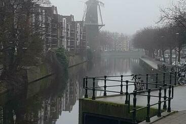 هتل Cafe The Windmill