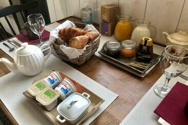 تختخواب و صبحانه Le Grenier Du Jardin