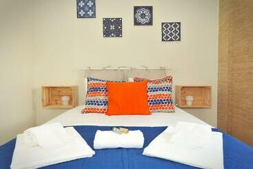 پانسیون Cosy Bedrooms Guest House