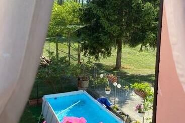B&b Happiness In The Country
