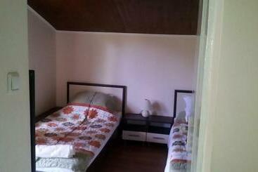 پانسیون Guest Rooms Voneshcha Voda
