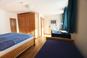 تختخواب و صبحانه Landhaus Freund