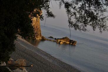 تختخواب و صبحانه Santa Maria