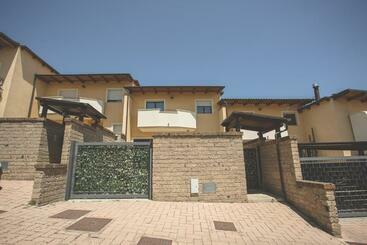 تختخواب و صبحانه Villa Malù