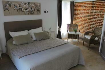 تختخواب و صبحانه Chambres Du Marais