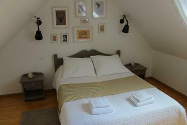تختخواب و صبحانه Chambres Du Marais
