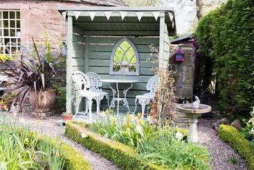 تختخواب و صبحانه Kirkstyle Hideaway